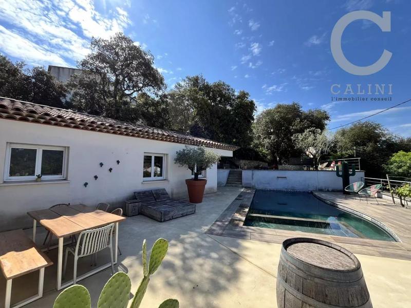 Villa - 170 m² - 5 pièces