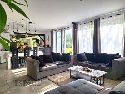 Maison - 180 m² - 7 pièces