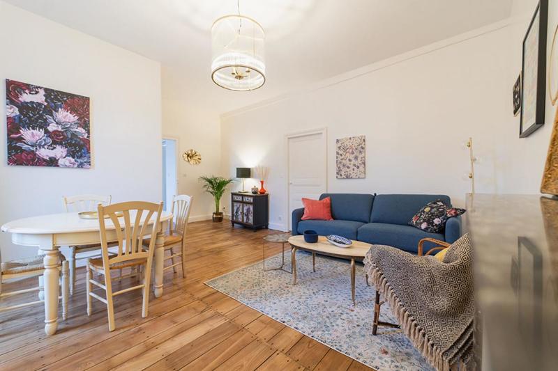 Propriété - 235 m² - 8 pièces