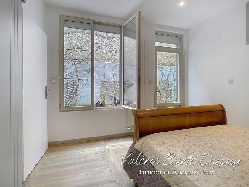 Maison - 214 m² - 7 pièces