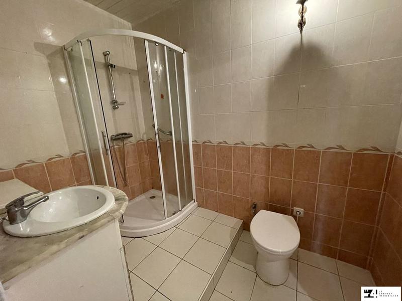 Maison traditionnelle - 177 m² - 7 pièces