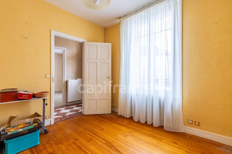 Maison - 170 m² - 8 pièces