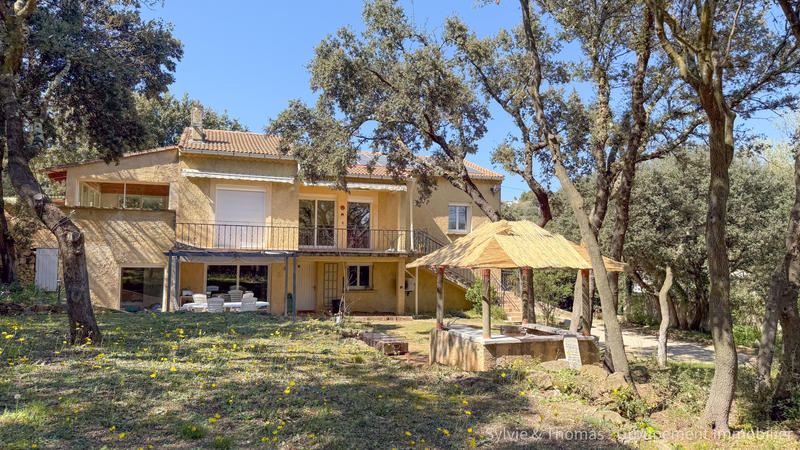 Maison - 200 m² - 9 pièces