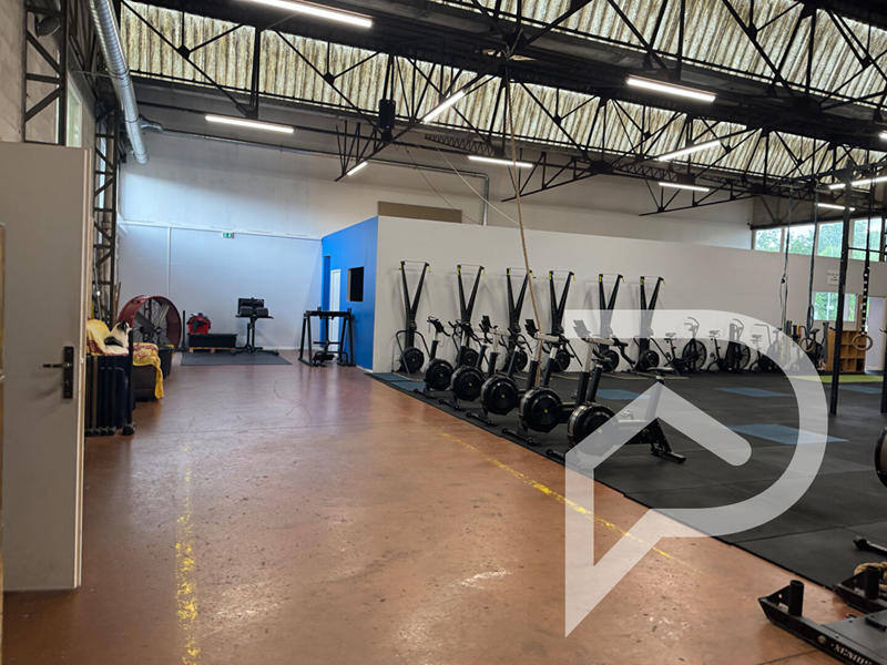 Local d'activité / Entrepôt - 570 m²