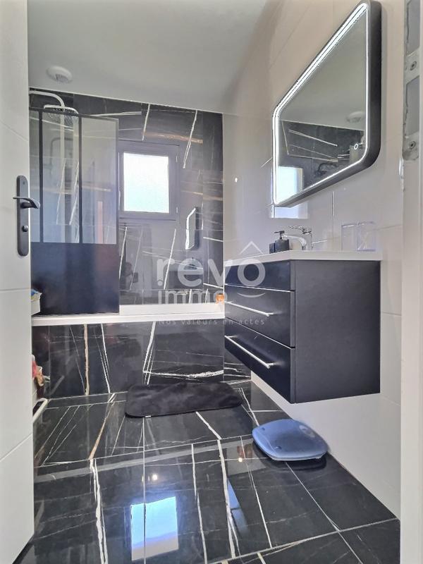 Maison - 137 m² - 5 pièces