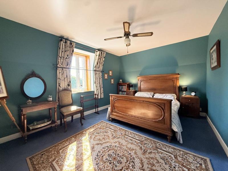 Maison - 480 m² - 19 pièces