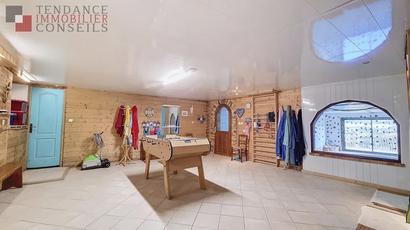 Maison - 528 m² - 17 pièces