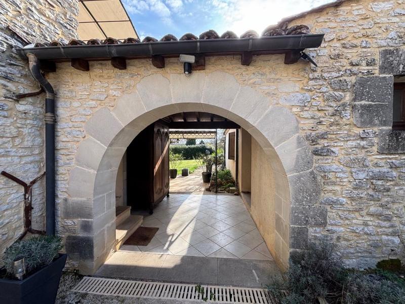 Propriété - 510 m² - 22 pièces