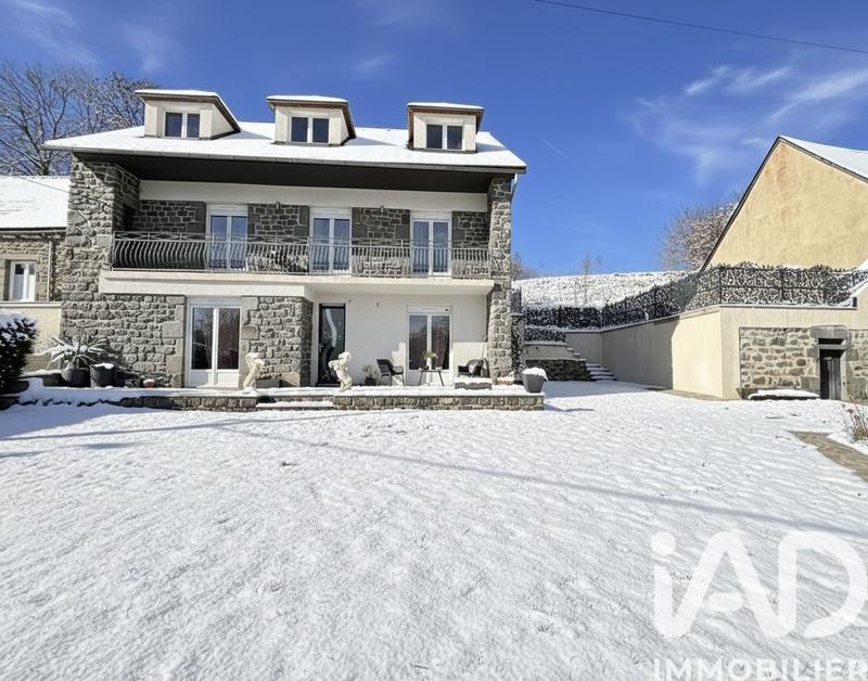 Maison - 197 m² - 8 pièces