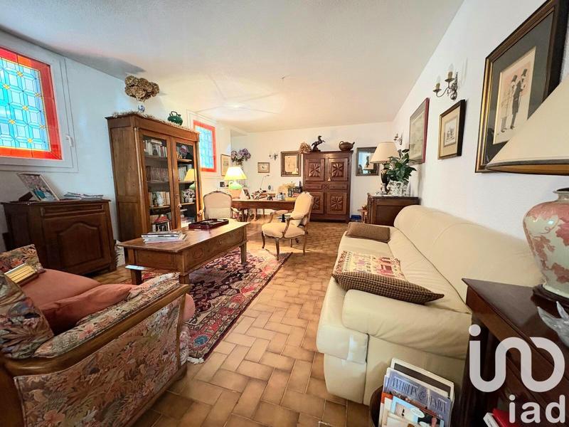 Maison - 330 m² - 10 pièces