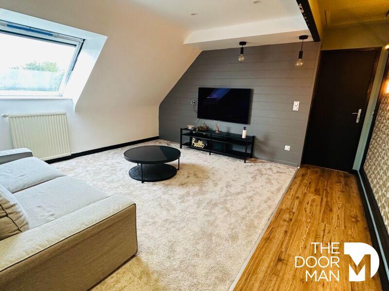 Demeure - 255 m² - 6 pièces