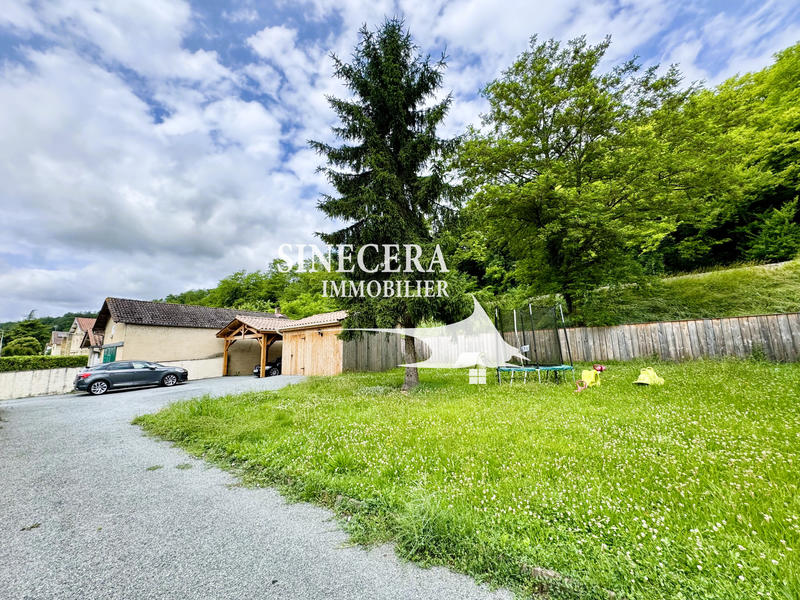 Maison - 243 m² - 10 pièces