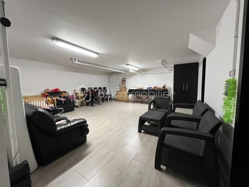 Demeure - 341 m² - 7 pièces