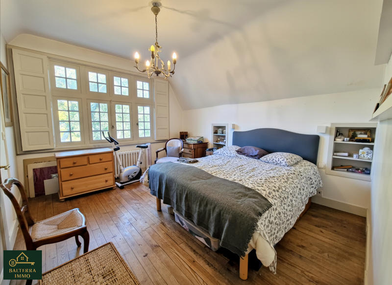 Propriété - 193 m² - 8 pièces