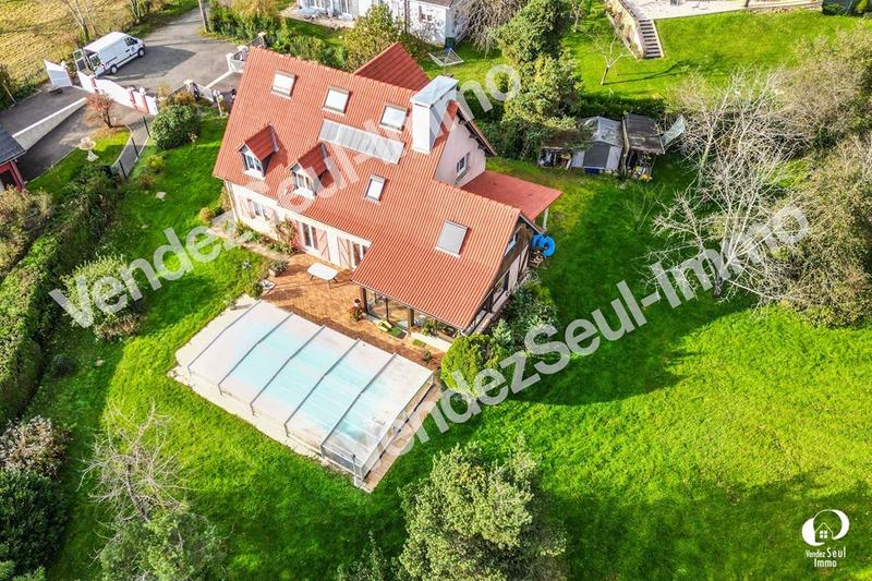 Maison traditionnelle - 190 m² - 8 pièces