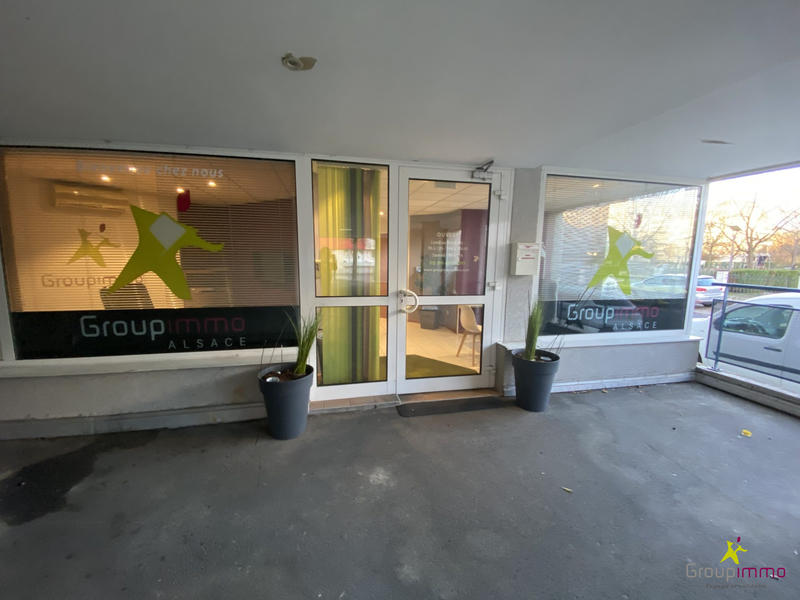 Local commercial - 100 m² - 5 pièces