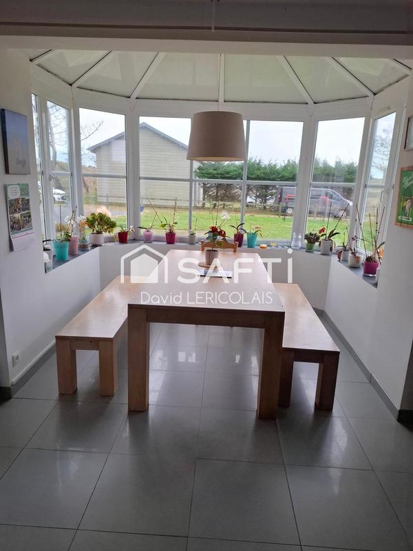 Maison - 383 m² - 22 pièces