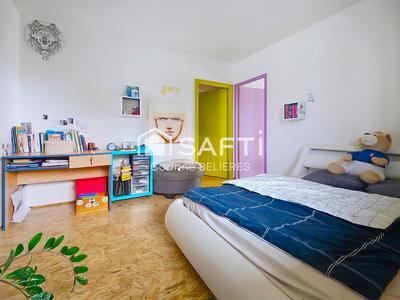 Maison - 214 m² - 7 pièces