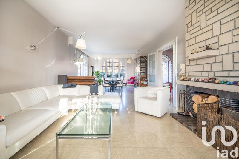 Maison - 369 m² - 12 pièces
