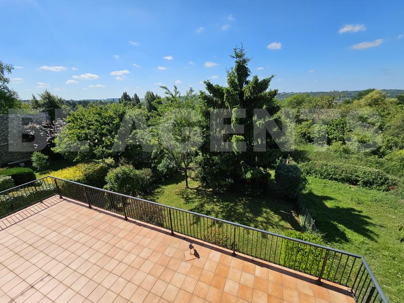 Maison traditionnelle - 157 m² - 7 pièces