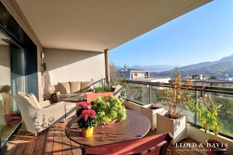 Appartement - 107 m² - 6 pièces