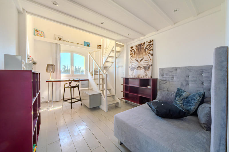 Maison - 335 m² - 8 pièces