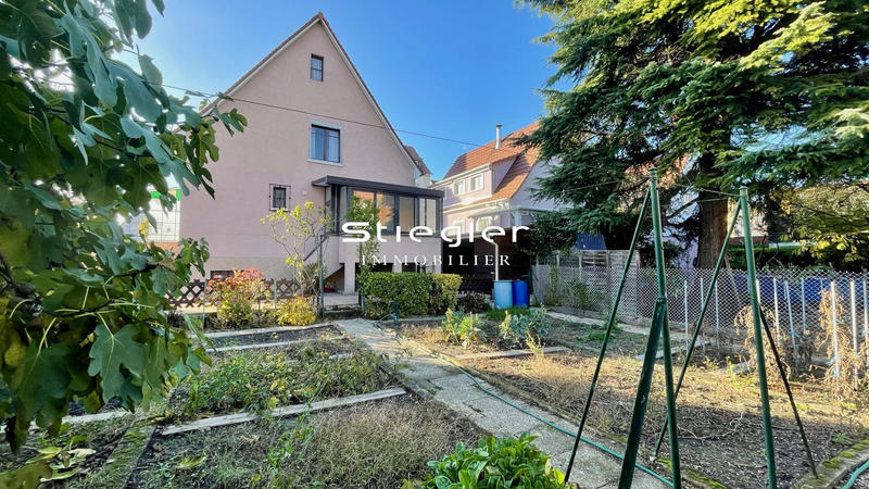 Maison - 98 m² - 4 pièces