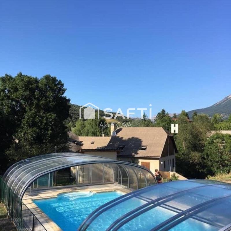 Local commercial - 4 000 m² - 17 pièces