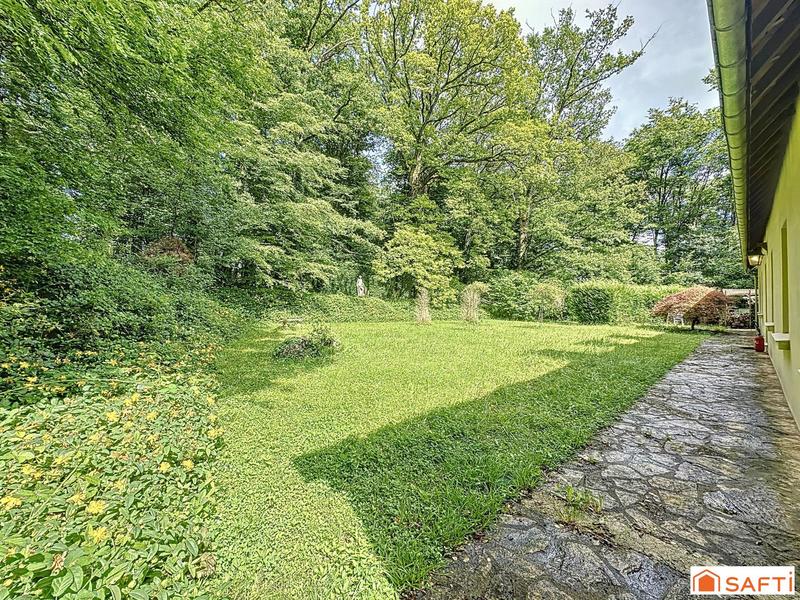 Maison - 210 m² - 7 pièces