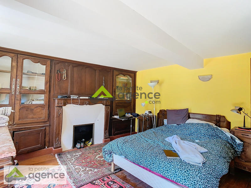 Maison - 185 m² - 8 pièces