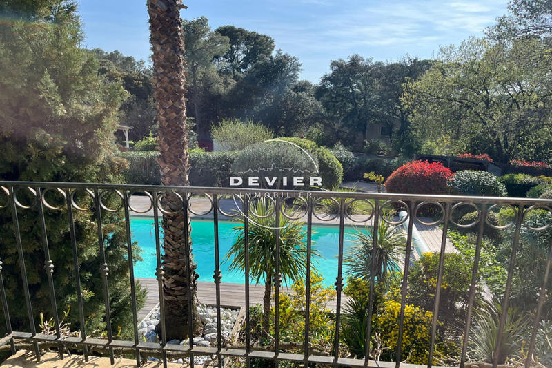 Maison - 180 m² - 6 pièces