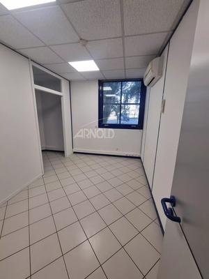 Bureau - 90 m² - 4 pièces