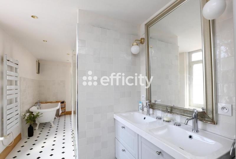 Maison - 159 m² - 6 pièces