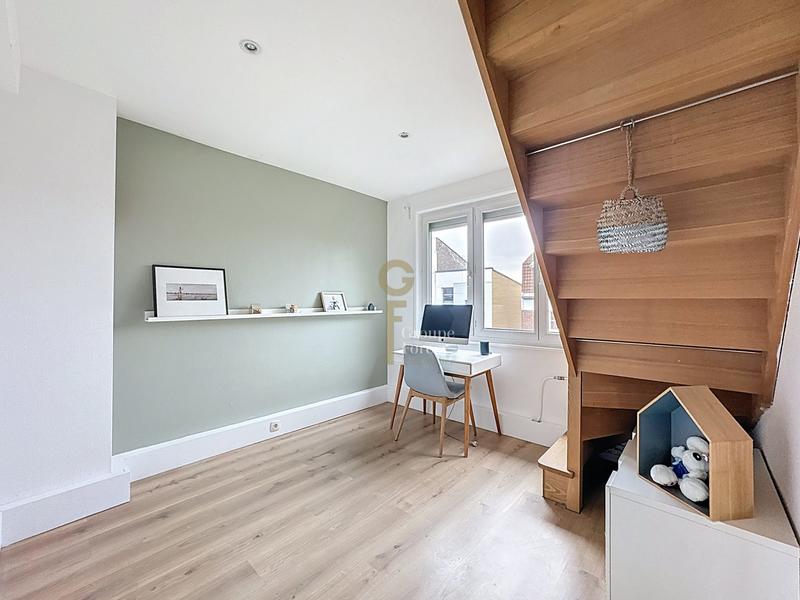 Maison - 180 m² - 7 pièces