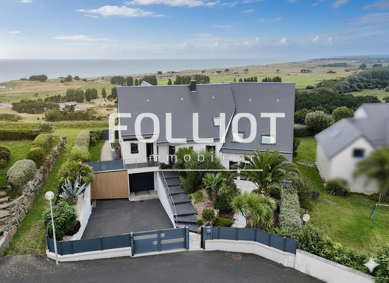 Maison - 215 m² - 10 pièces