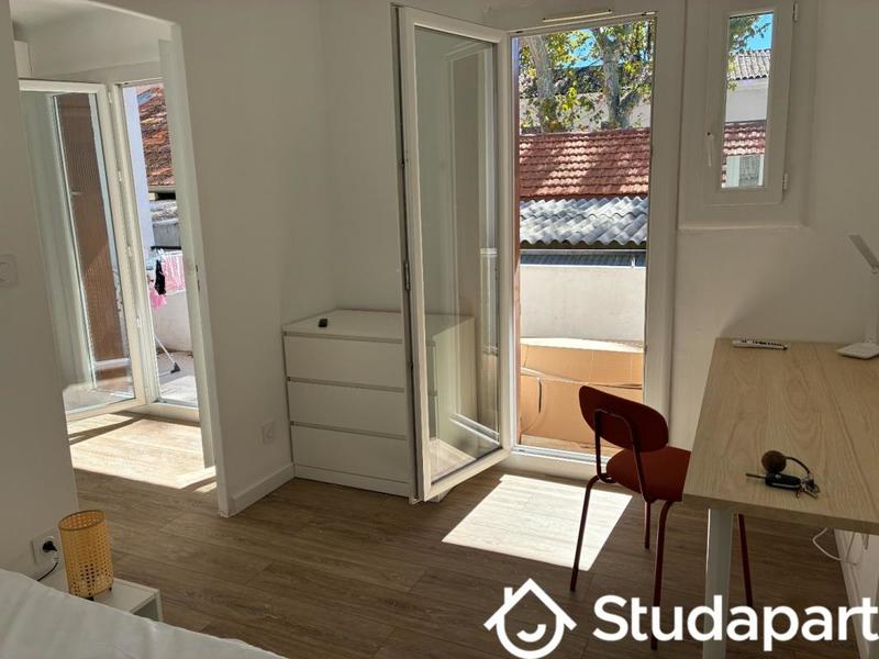 Chambre - 12 m² - 1 pièce