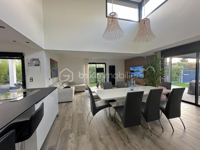 Maison d'architecte - 140 m² - 6 pièces