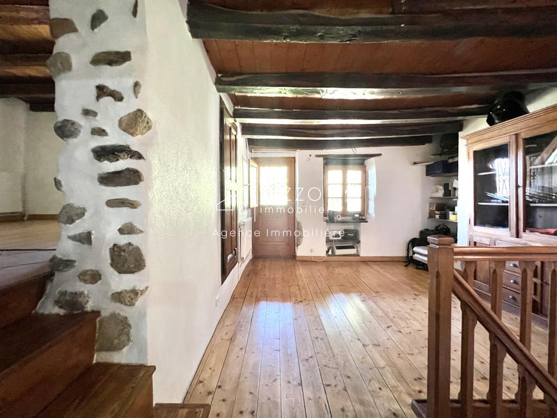 Maison - 180 m² - 7 pièces