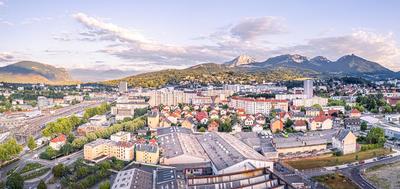 Appartement - 200 m² - 6 pièces