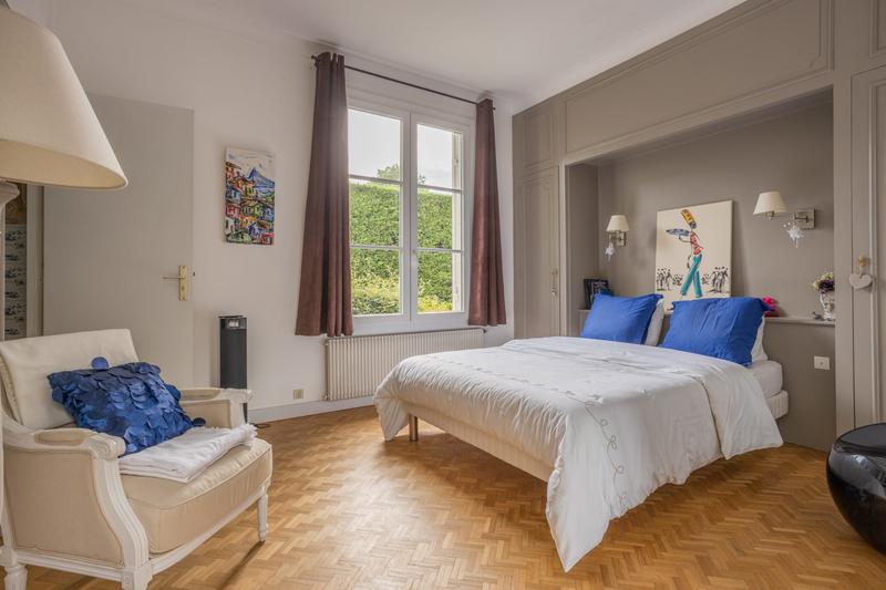 Maison - 390 m² - 10 pièces