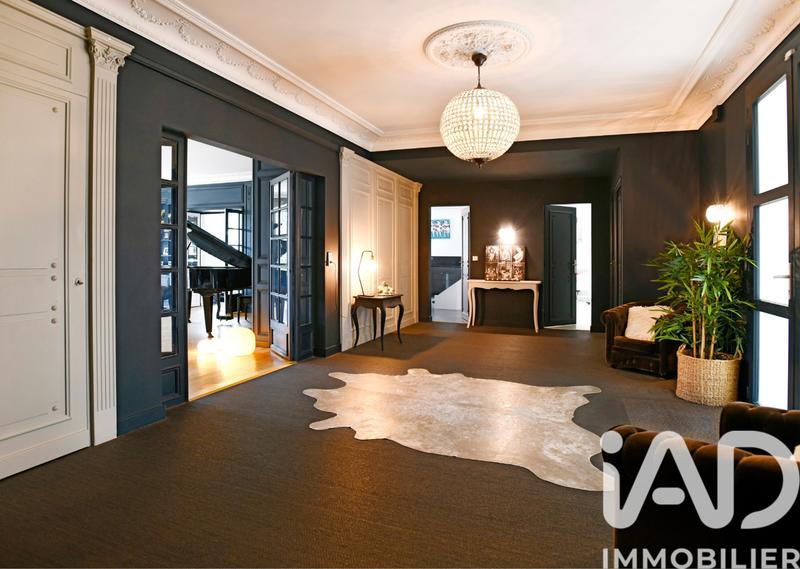 Maison - 346 m² - 9 pièces