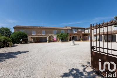 Maison - 980 m² - 5 pièces