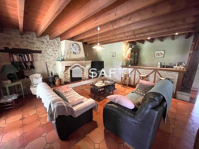 Maison - 239 m² - 8 pièces