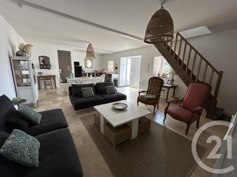 Corps de ferme - 468 m² - 12 pièces