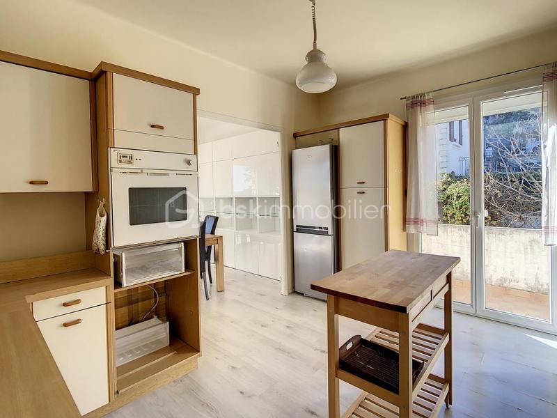Maison - 210 m² - 7 pièces