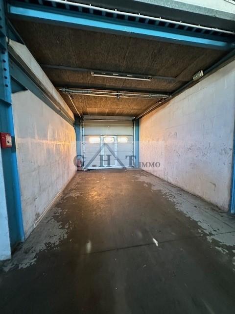 Entrepôt - 281 m²