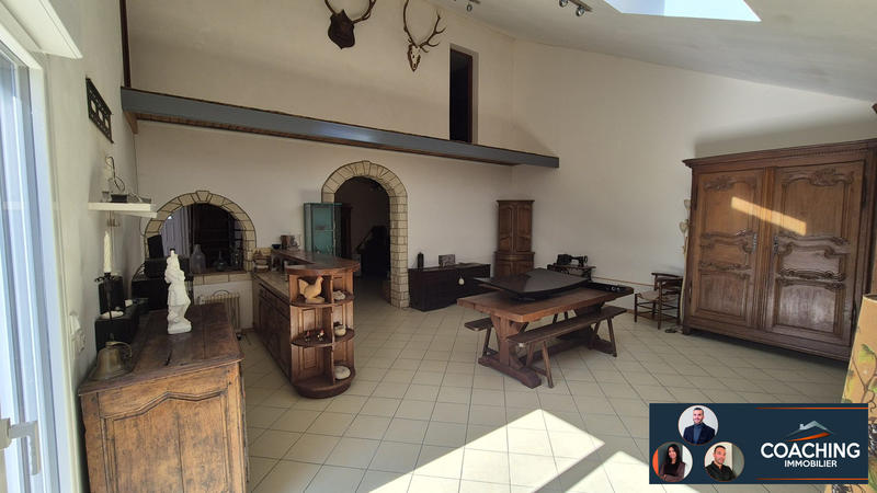 Maison - 223 m² - 8 pièces