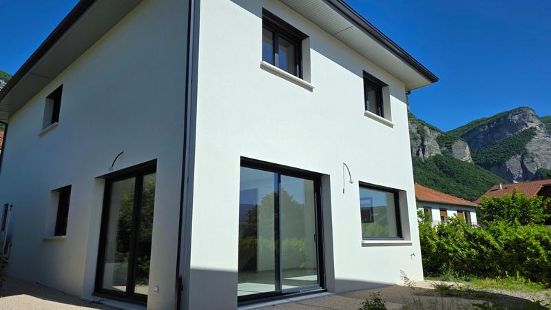 Maison - 114 m² - 5 pièces