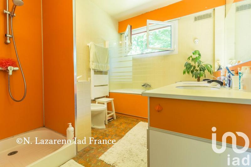 Maison - 233 m² - 9 pièces