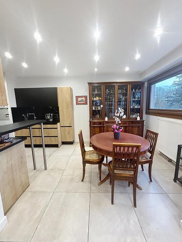 Appartement - 102 m² - 4 pièces